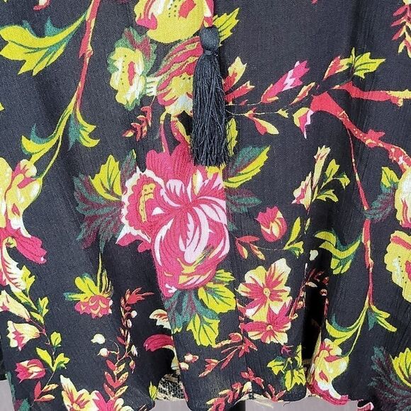 ALYTHEA Floral Cold Shoulder Blouse Medium - Picture 3 of 10